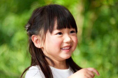 女の子が笑ってる